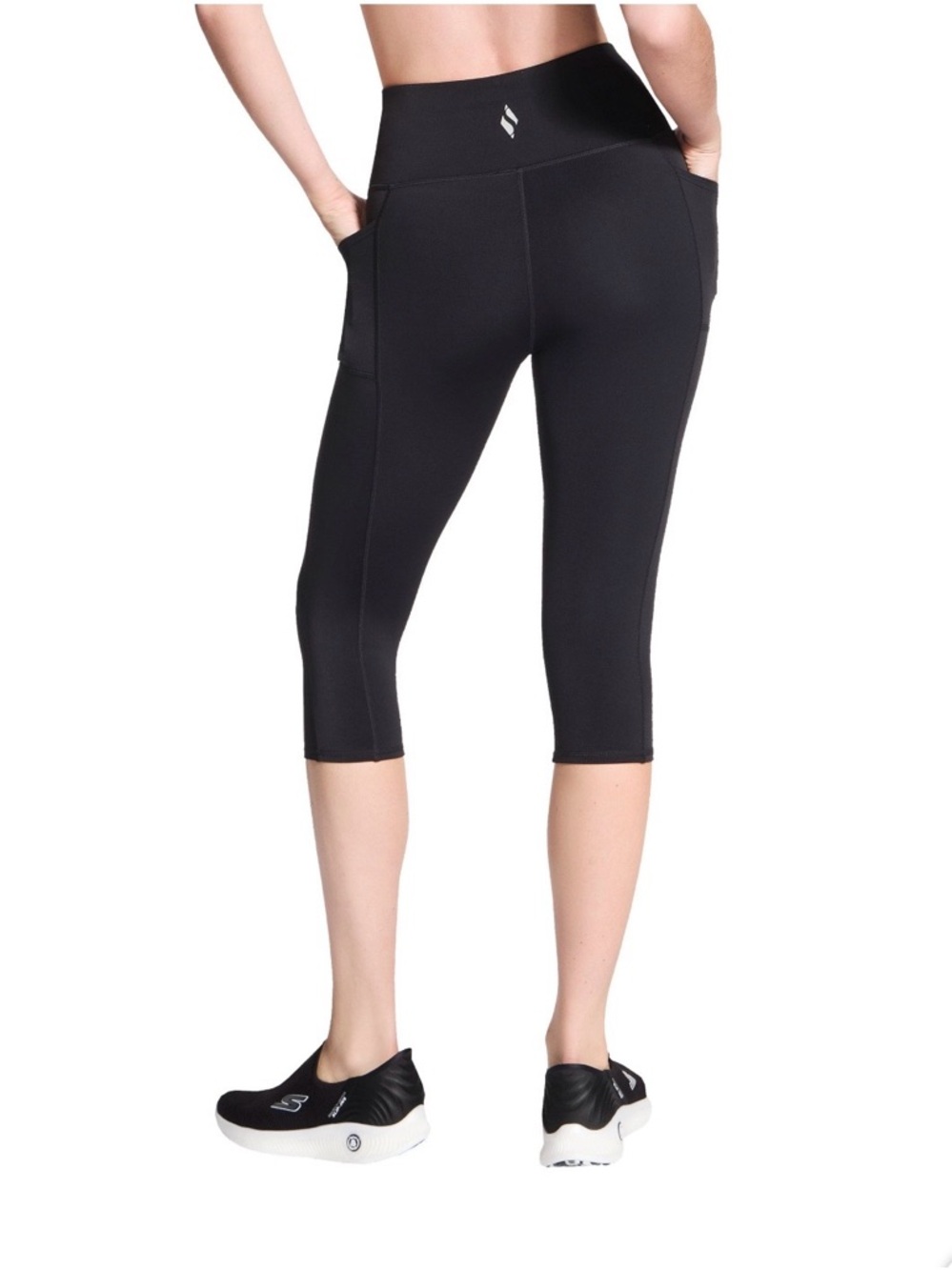 Skechers women’s capri size small - Picture 3 of 7